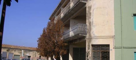 173m² Commercial property in Milazzo, Italy No. 306439 2