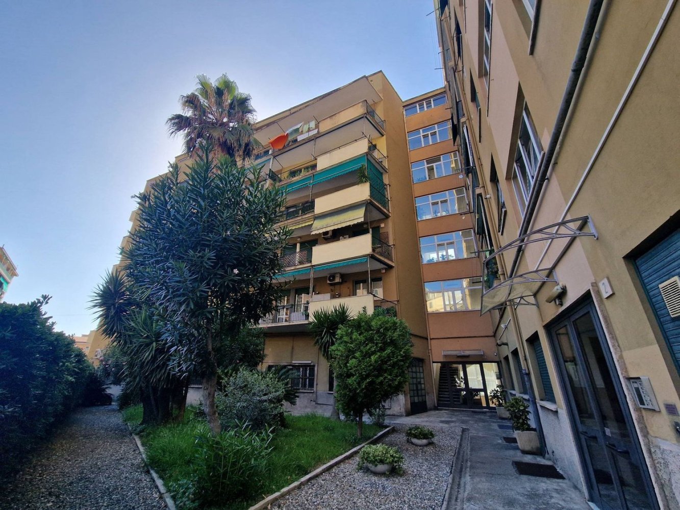 3 bedrooms Apartment in Genoa, Italy No. 384280