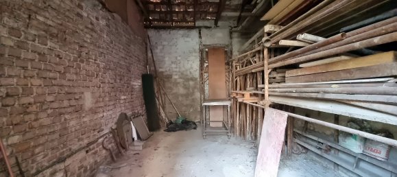 13 rooms House in Monza, Italy No. 77767 36