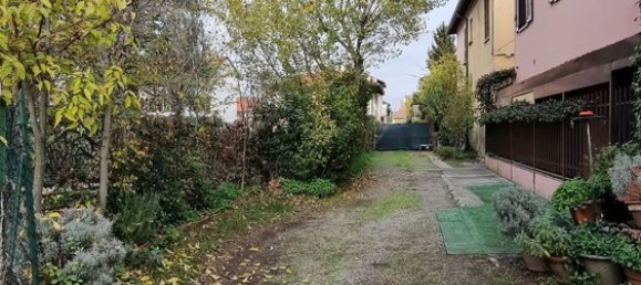 13 rooms House in Monza, Italy No. 77767 5