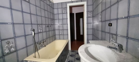 13 rooms House in Monza, Italy No. 77767 26