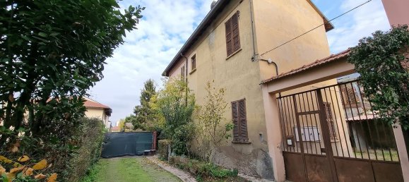 13 rooms House in Monza, Italy No. 77767 3