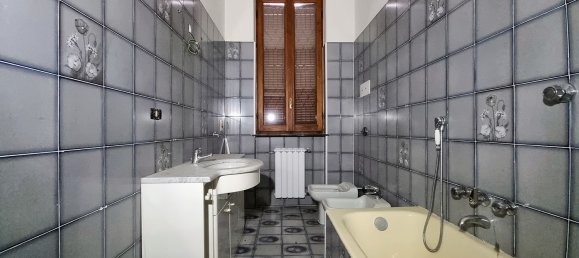 13 rooms House in Monza, Italy No. 77767 25