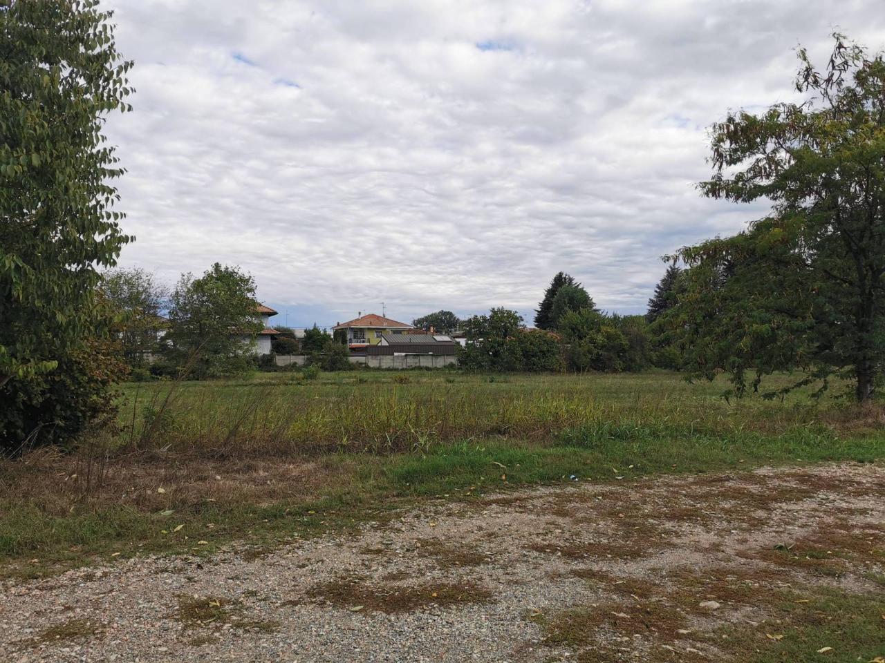 Grundstück in Buscate, Italy 7842m², Nr. 82696