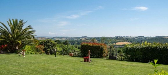 Дом с 3 спальнями в Кьюси, Италия № 56102 9