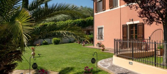 Дом с 3 спальнями в Кьюси, Италия № 56102 4