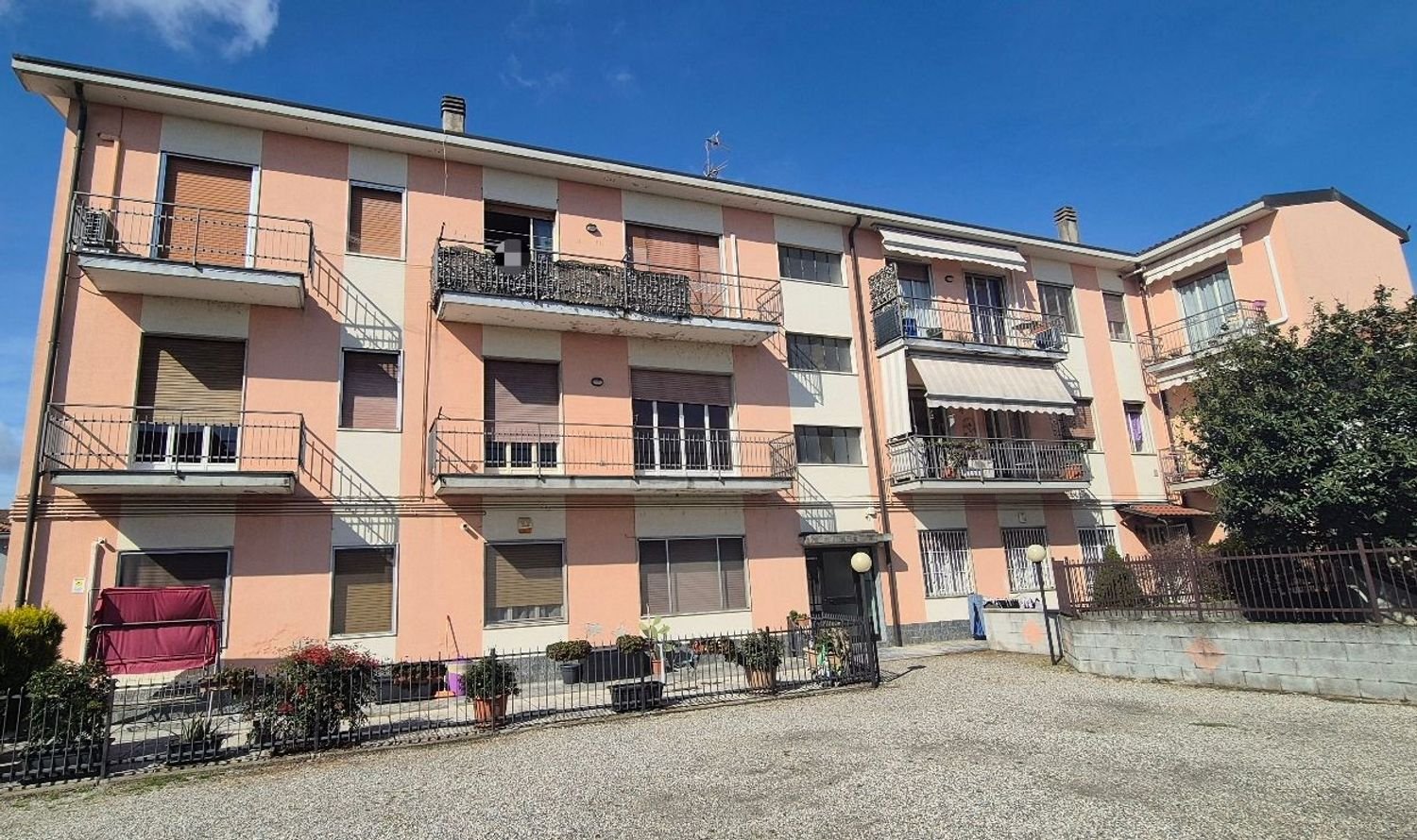 Apartamento de 3 divisões em Trecate, Italy N.º 11883
