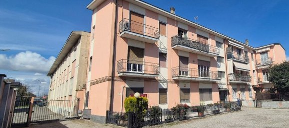 Apartamento de 3 divisões em Trecate, Italy N.º 11883 2