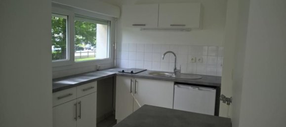 Estudio en Tours, France No. 70484 3