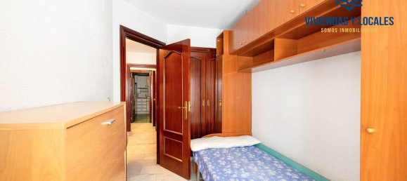 4 bedrooms Apartment in Granada, Spain No. 105648 14