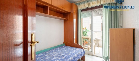 4 bedrooms Apartment in Granada, Spain No. 105648 16