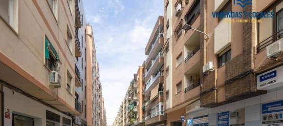 4 bedrooms Apartment in Granada, Spain No. 105648 2