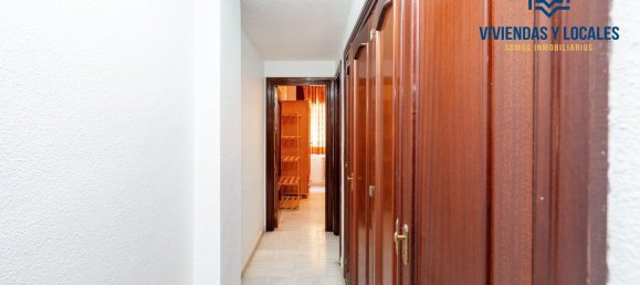 4 bedrooms Apartment in Granada, Spain No. 105648 21