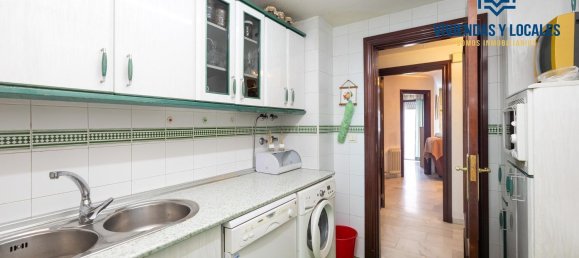 4 bedrooms Apartment in Granada, Spain No. 105648 13