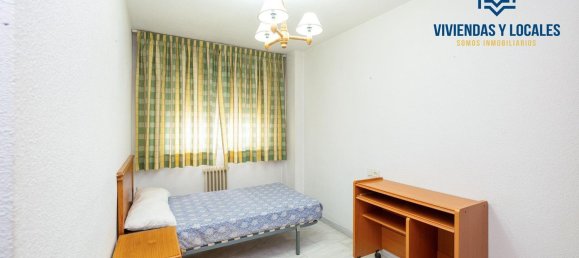 4 bedrooms Apartment in Granada, Spain No. 105648 22