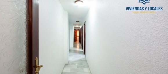 4 bedrooms Apartment in Granada, Spain No. 105648 18