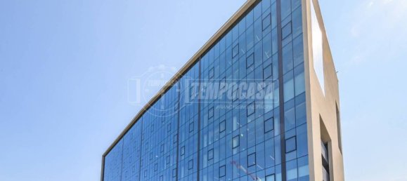 5 rooms Commercial property in Milan, Italy No. 378626 3