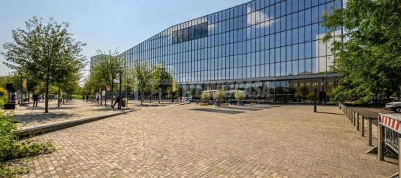 5 rooms Commercial property in Milan, Italy No. 378626 5