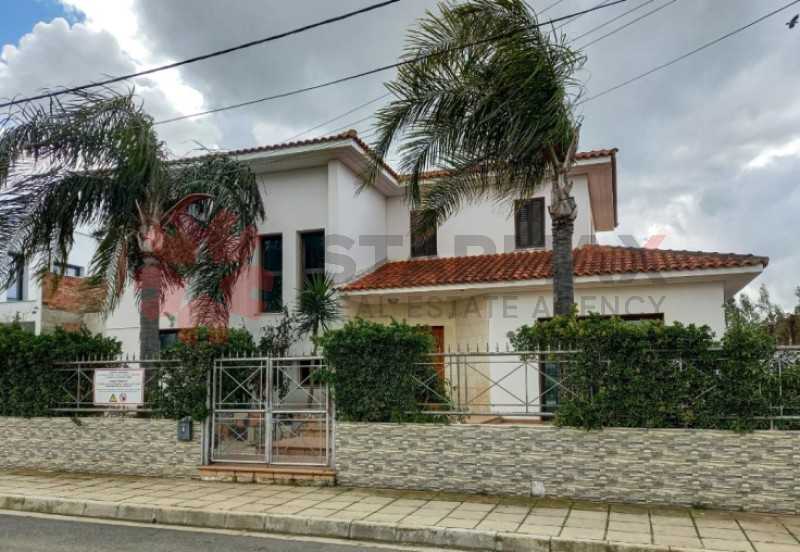 Коммерческая недвижимость с 3 спальнями в Строволос, Кипр № 21461