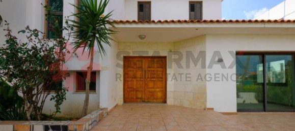 Коммерческая недвижимость с 3 спальнями в Строволос, Кипр № 21461 3