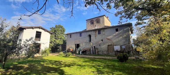 10 rooms House in Terranuova Bracciolini, Italy No. 144142 8