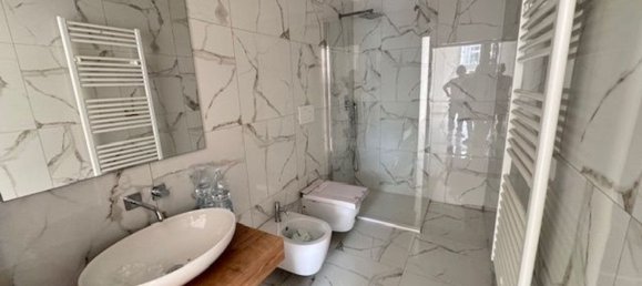 4 bedrooms House in Vaiano, Italy No. 377854 4