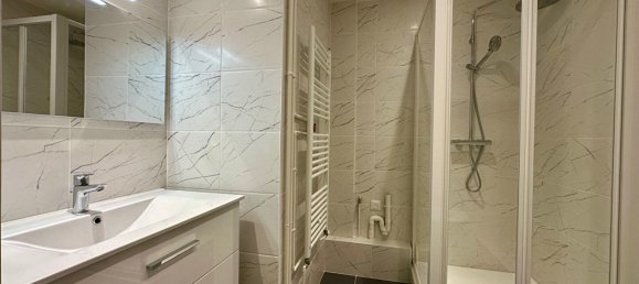 1 bedroom Apartment in Romainville, France No. 170074 3