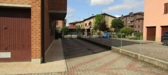 5 bedrooms Apartment in Medolla, Italy No. 323769 21