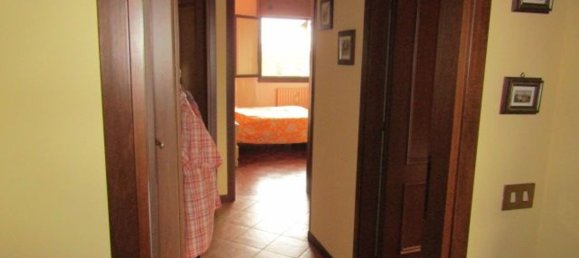 5 bedrooms Apartment in Medolla, Italy No. 323769 11