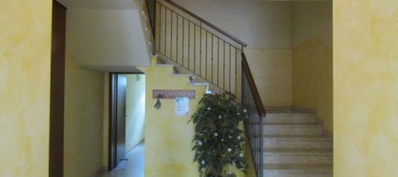 5 bedrooms Apartment in Medolla, Italy No. 323769 2