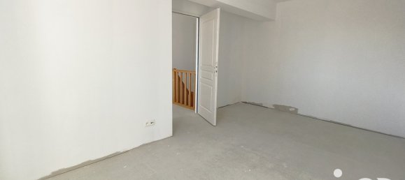 2 bedrooms House in Villecheneve, France No. 204661 10