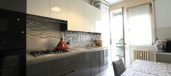 4 rooms Apartment in Cologno Monzese, Italy No. 269889 8