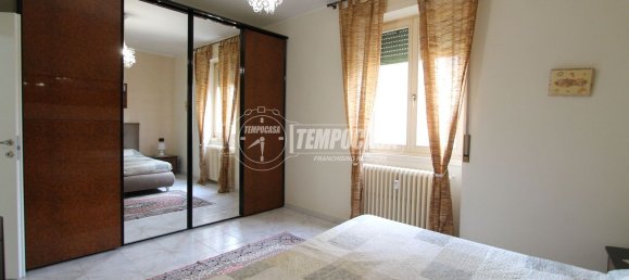 4 rooms Apartment in Cologno Monzese, Italy No. 269889 3