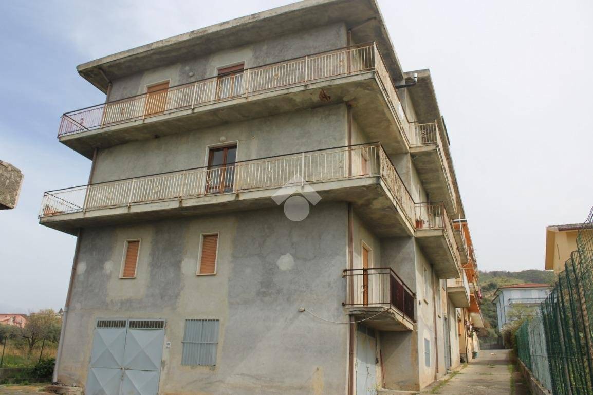 5 rooms Building in Santa Maria del Cedro, Italy No. 83682