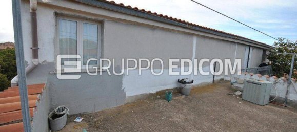 Склад с 1 комнатой в Лурас, Италия № 353101 10