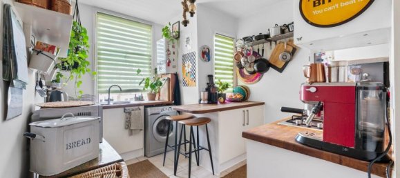 2 bedrooms Apartment in London, United Kingdom No. 12547 4