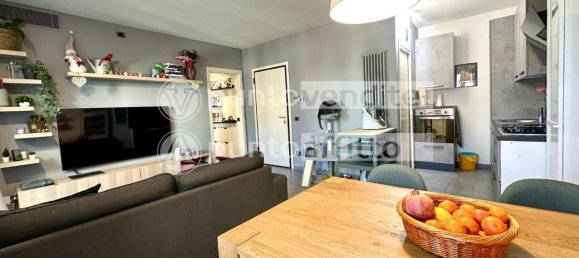 3-salle Appartement à Lucca, Italy No. 69878 8