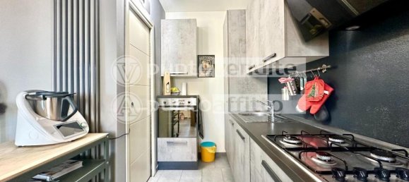 3-salle Appartement à Lucca, Italy No. 69878 12