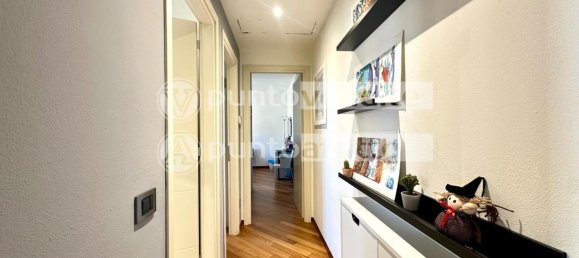 3-salle Appartement à Lucca, Italy No. 69878 18