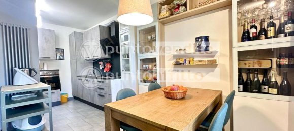 3-salle Appartement à Lucca, Italy No. 69878 10