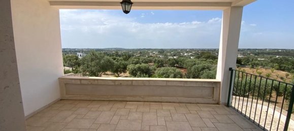 Вилла с 3 комнатами в Остуни, Италия № 72097 7