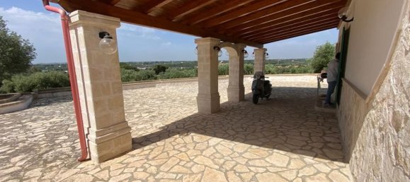 Вилла с 3 комнатами в Остуни, Италия № 72097 12