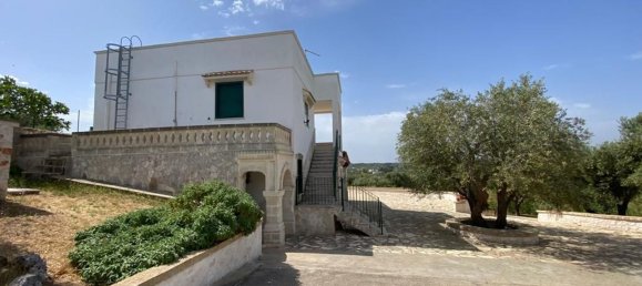 Вилла с 3 комнатами в Остуни, Италия № 72097 8