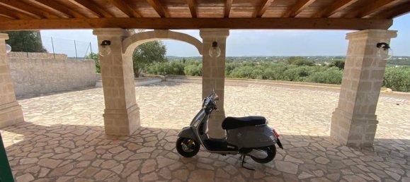 Вилла с 3 комнатами в Остуни, Италия № 72097 3