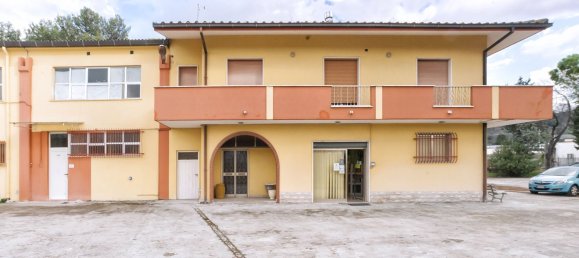 Lagerhaus in Manoppello, Italy 1400m², Nr. 220290 12