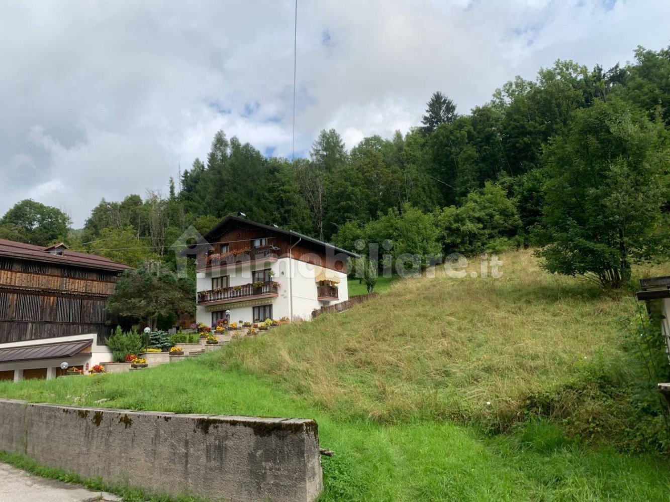 1120m² Land in Val di Zoldo, Italy No. 300562