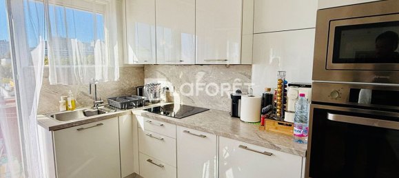 2 bedrooms Apartment in Montreuil, France No. 162771 2