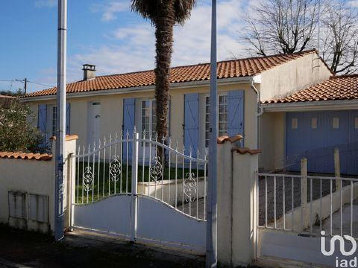 3 bedrooms House in Soyaux, France No. 28713