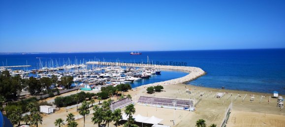 3 bedrooms Apartment in Larnaca, Cyprus No. 3480 2