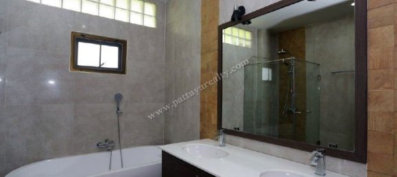 4 bedrooms Cafe / restaurant in Pattaya, Thailand No. 648 8